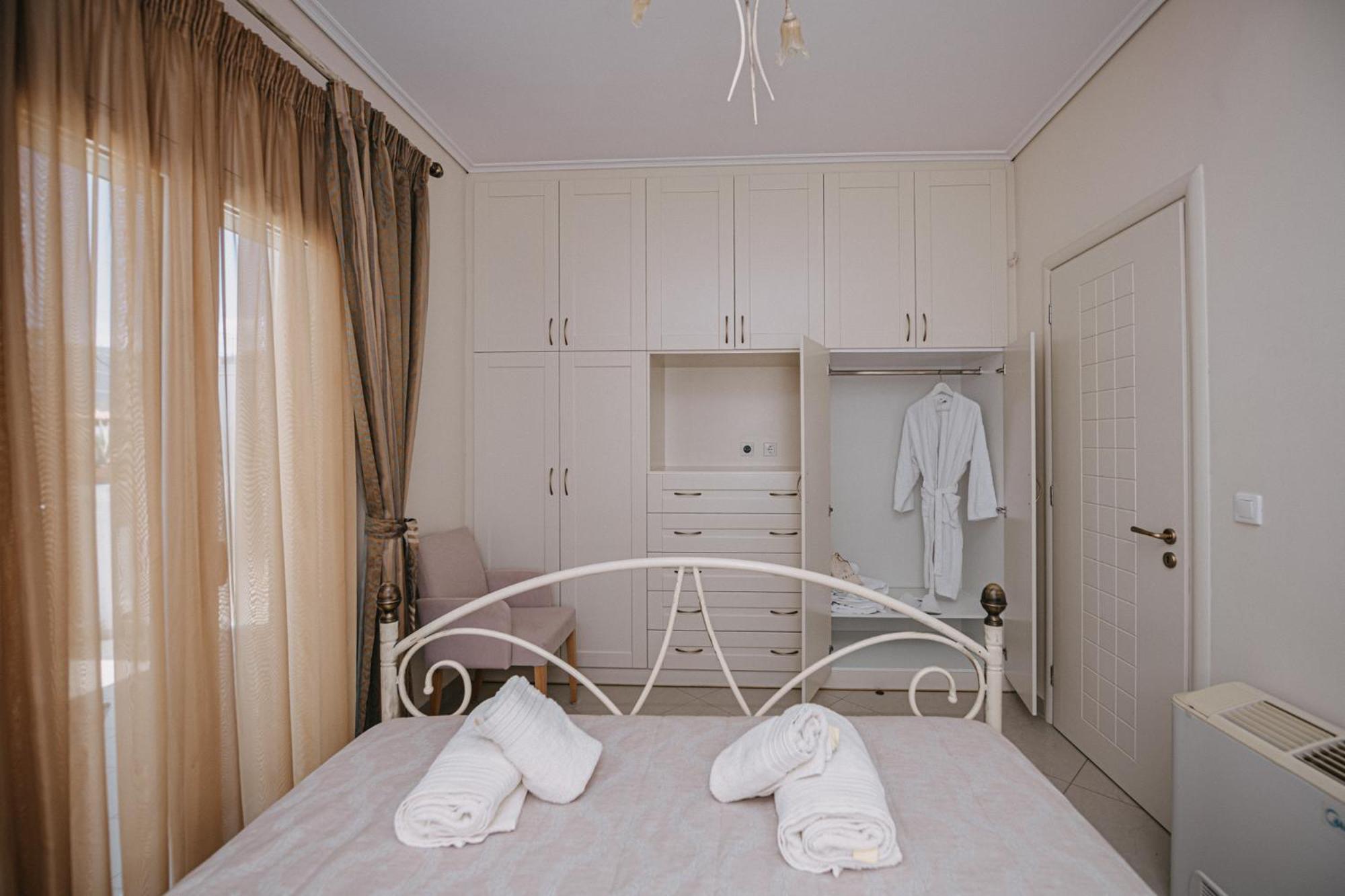 קאטו אלמירי Nereides Luxury Villas מראה חיצוני תמונה
